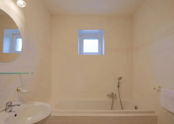 Jitrenka Hotel 3*
